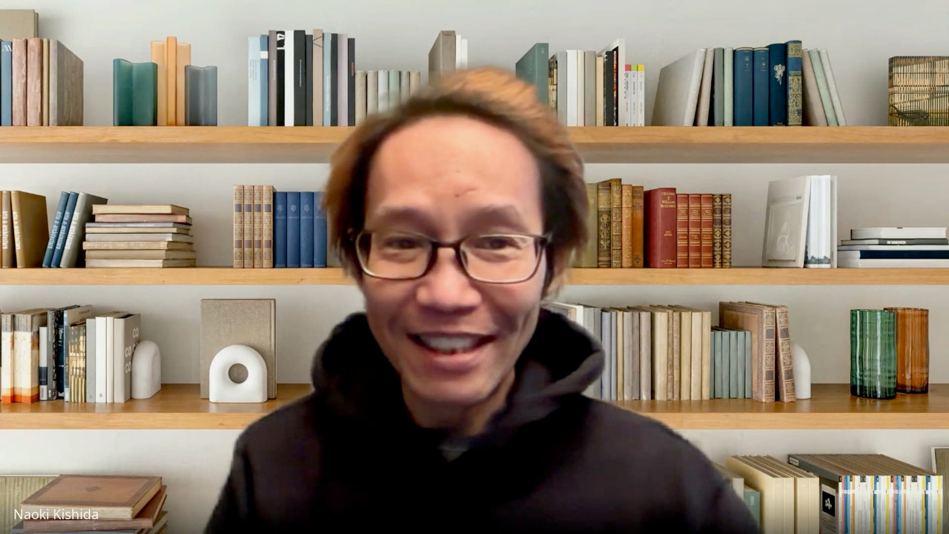 インタビューを受けるきしださん