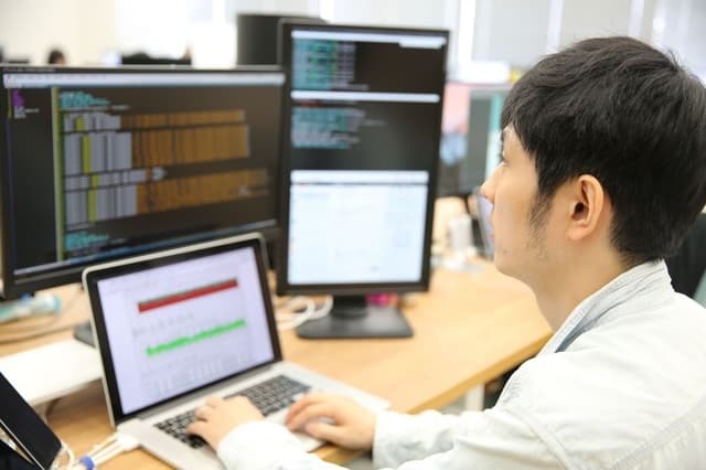 サーバーサイドエンジニア.jpg
