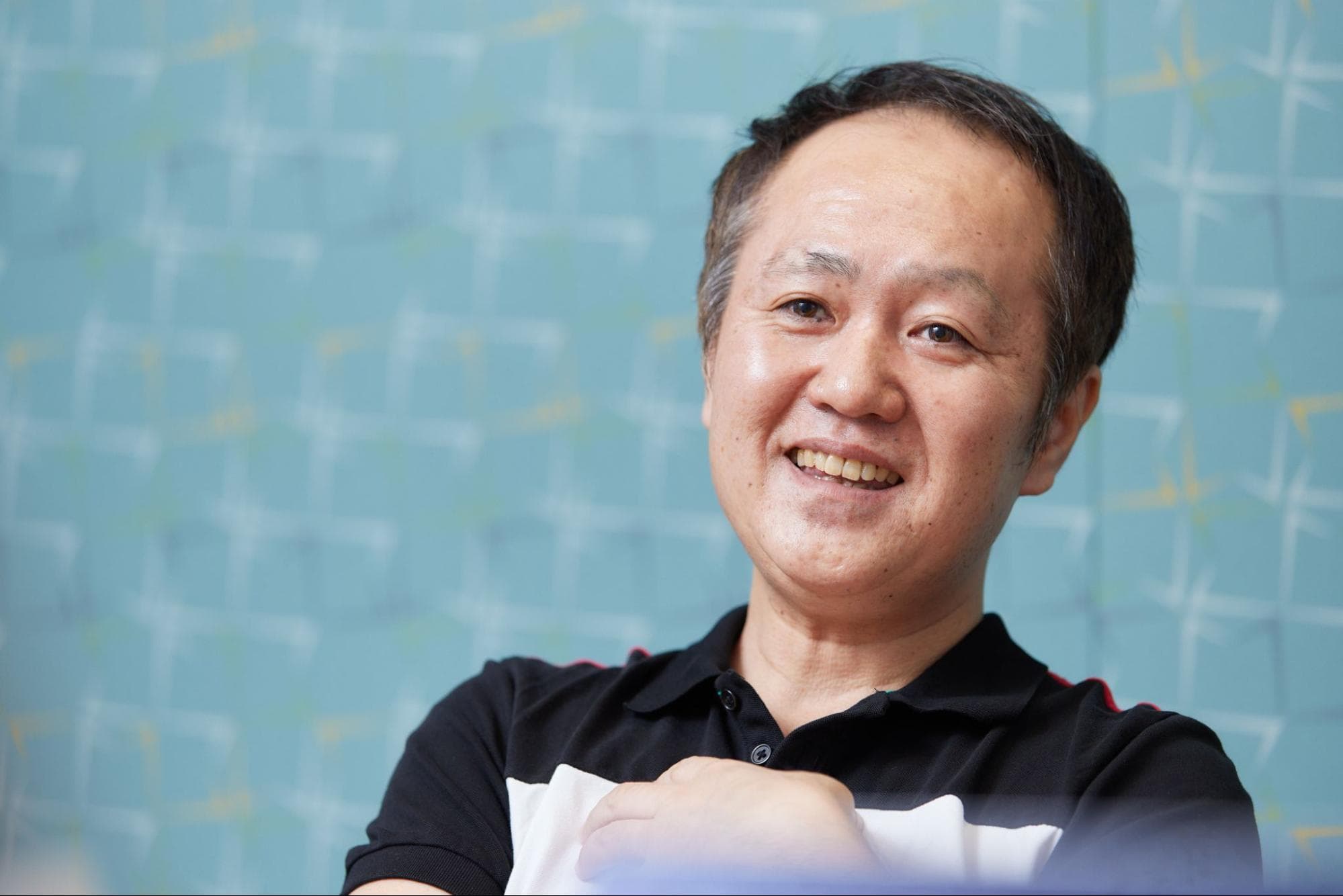 インタビューを受ける寺田氏