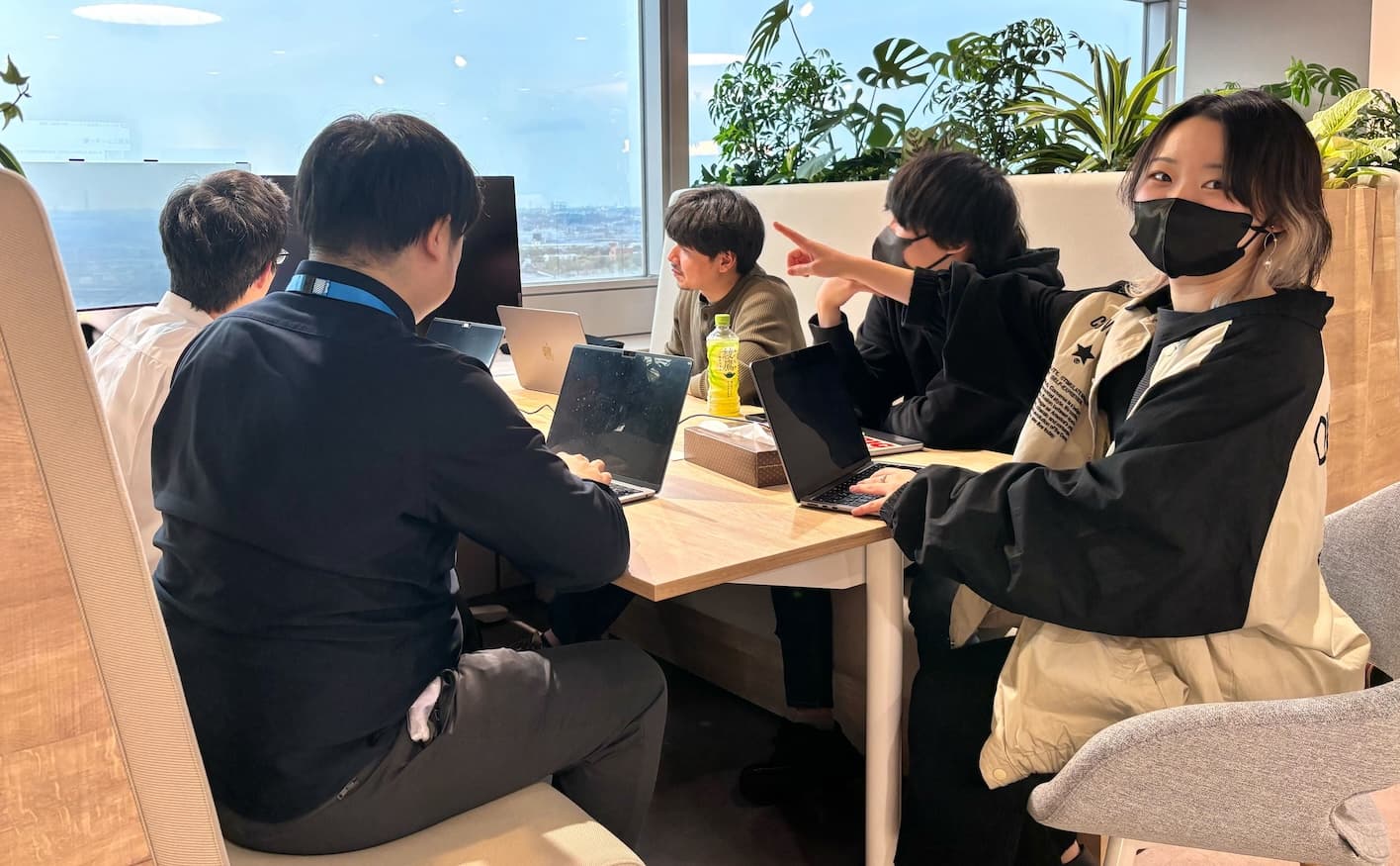 開発チームの集合写真2